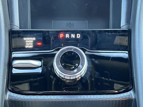 New 2025 Jeep Grand Cherokee Limited w/ Luxury Tech Group II image 9