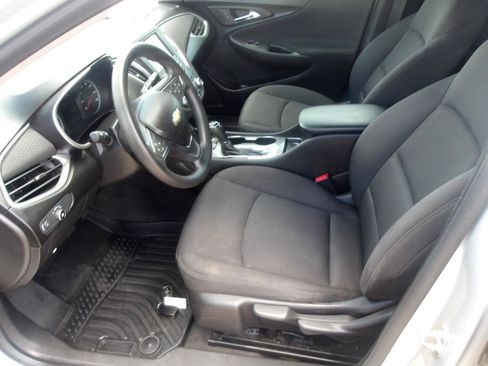 Used 2018 Chevrolet Malibu LS FWD image 19