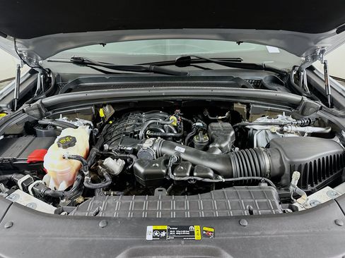 Used 2023 Jeep Grand Cherokee Altitude AWD/4WD image 33