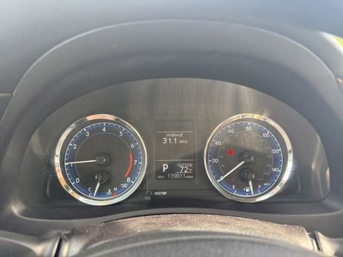 Used 2018 Toyota Corolla LE w/ Carpet Mat Package (TMS) FWD image 20