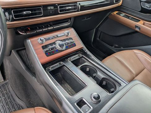 Used 2023 Lincoln Aviator Reserve w/ Equipment Group 201A image 19