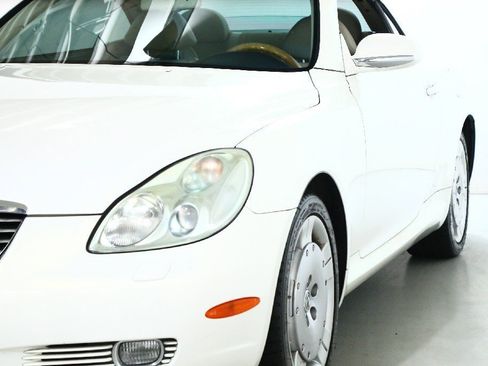 Used 2003 Lexus SC 430 Convertible image 3