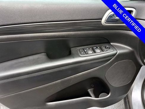 Used 2019 Jeep Grand Cherokee Laredo AWD/4WD image 10