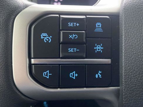 Used 2023 Ford Expedition XLT image 19