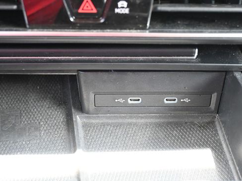 Used 2024 Volkswagen Atlas SE AWD/4WD image 18