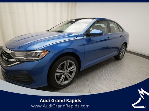 Used 2023 Volkswagen Jetta SE FWD image 1