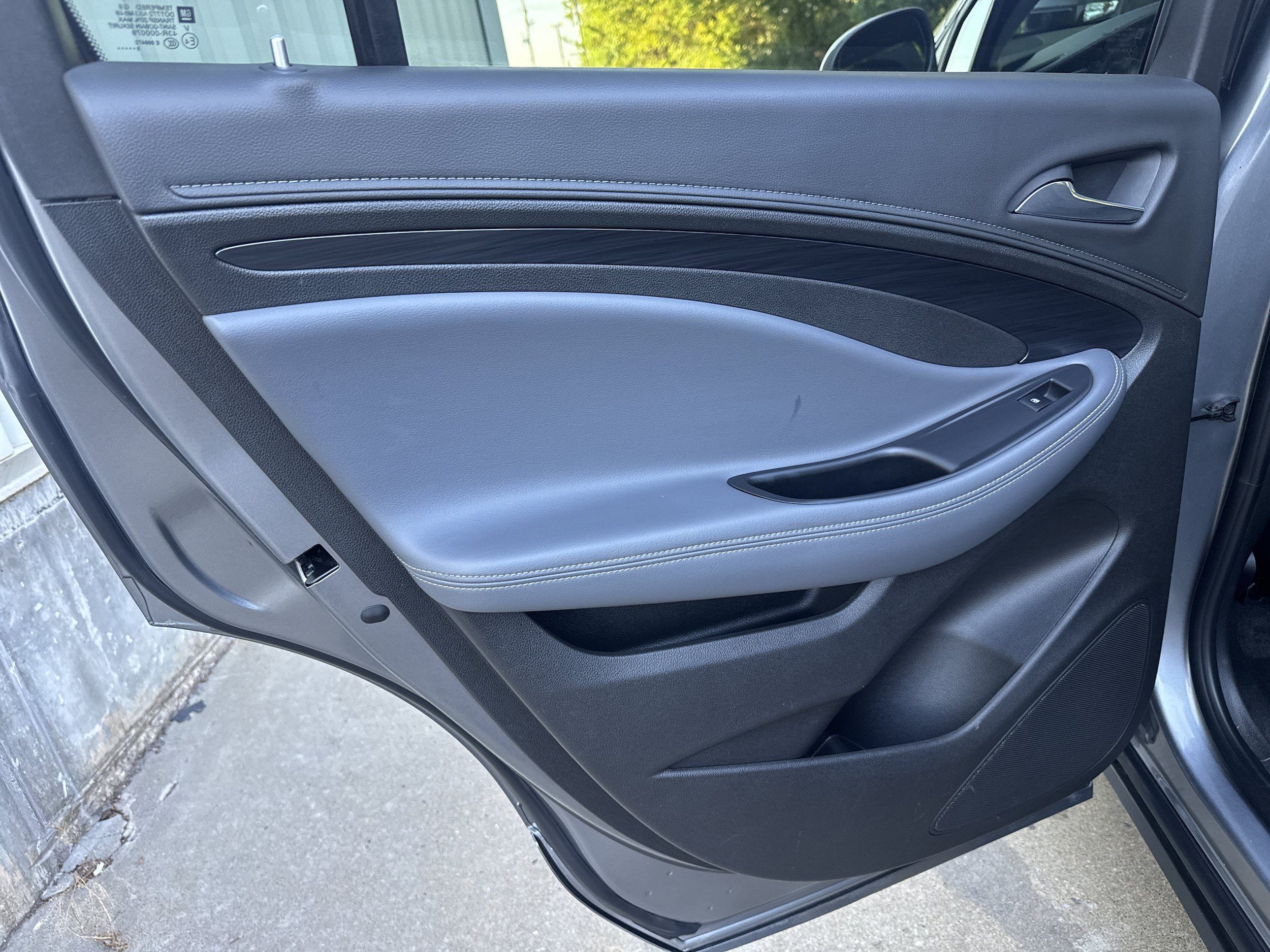 Used 2020 Buick Envision Essence AWD/4WD image 10