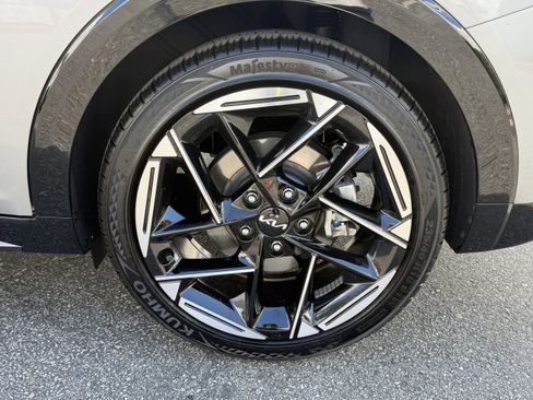 Certified 2025 Kia K4 EX w/ GT-Line Sunroof Package FWD image 11