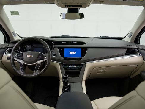 Certified 2022 Cadillac XT5 Premium Luxury w/ LPO, Floor Liner Package image 11