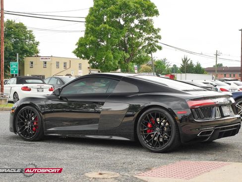 Used 2017 Audi R8 V10 w/ Carbon Exterior Package AWD/4WD image 5