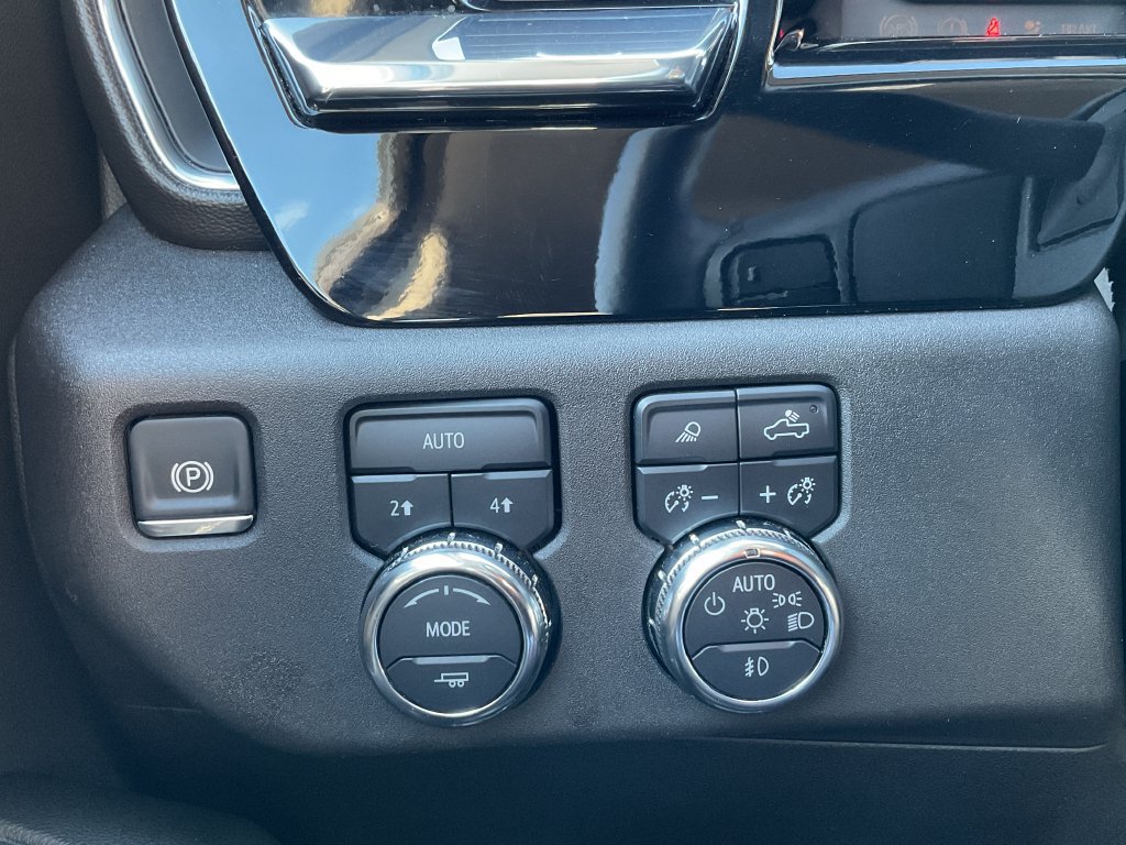 Used 2025 GMC Sierra 1500 SLT AWD/4WD image 28