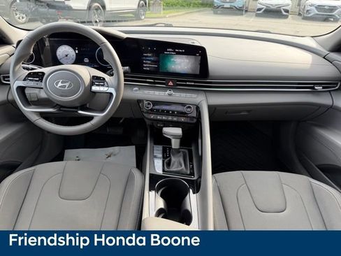 Used 2024 Hyundai Elantra SEL w/ Convenience Package FWD image 42