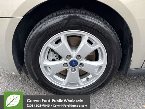 Used 2015 Ford Transit Connect XLT image 9