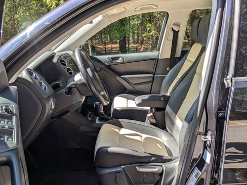 Used 2017 Volkswagen Tiguan S FWD image 15