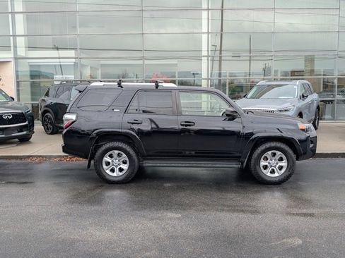 Used 2018 Toyota 4Runner SR5 image 8