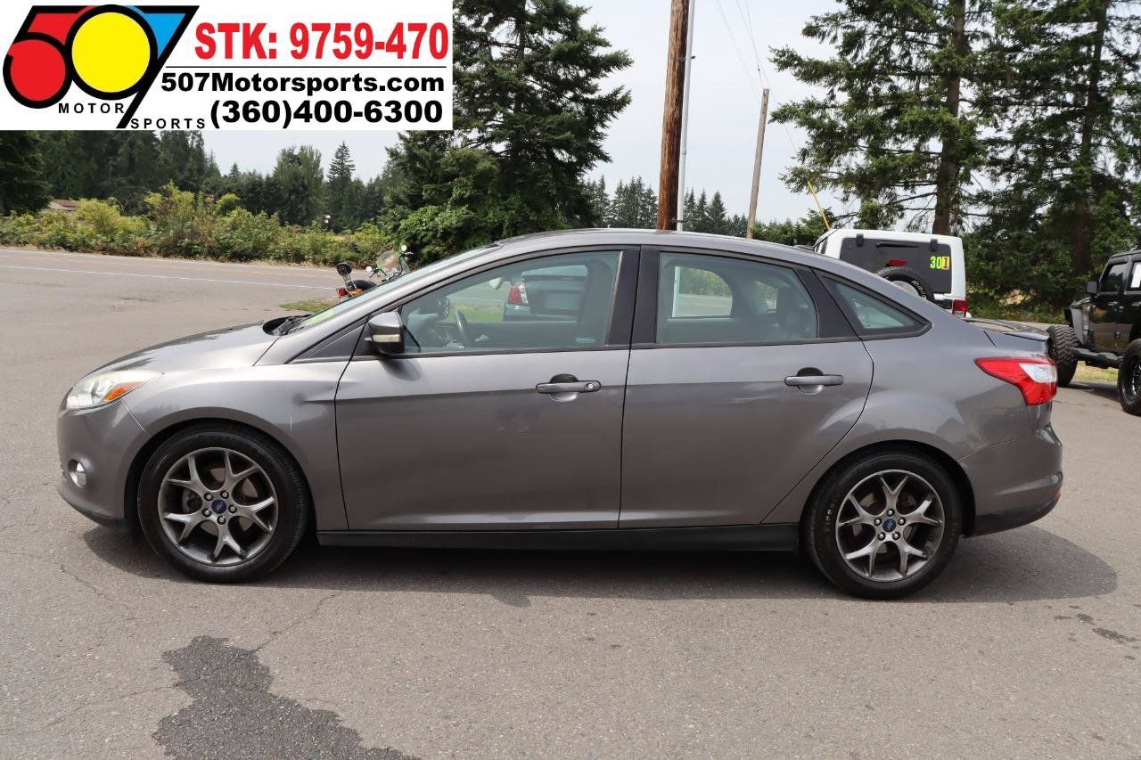 Used 2014 Ford Focus SE w/ Equipment Group 201A FWD image 3