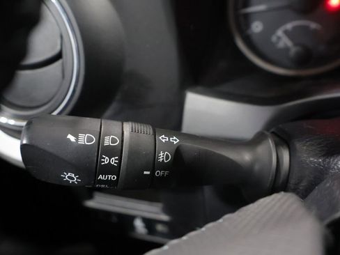 Used 2019 Toyota Tacoma Limited AWD/4WD image 38