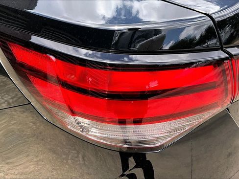 Used 2025 Nissan Sentra SV w/ Trunk Package FWD image 28