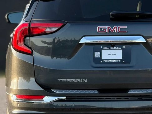 Used 2019 GMC Terrain Denali w/ Advanced Safety Package AWD/4WD image 13
