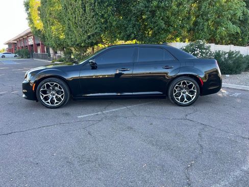 Used 2015 Chrysler 300 S image 5