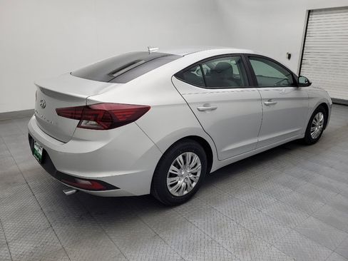 Used 2019 Hyundai Elantra SE image 10