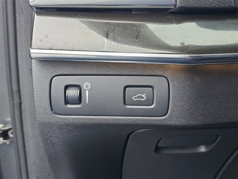 Used 2018 Volvo XC90 T5 Momentum w/ Convenience Package image 26