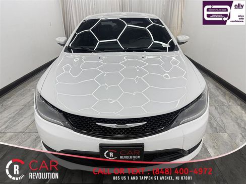 Used 2015 Chrysler 200 S w/ Navigation & Sound Group I FWD image 2