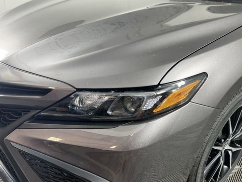 Used 2024 Toyota Camry SE image 11