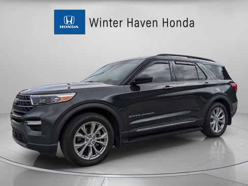 Used 2023 Ford Explorer XLT w/ Equipment Group 202A RWD image 2