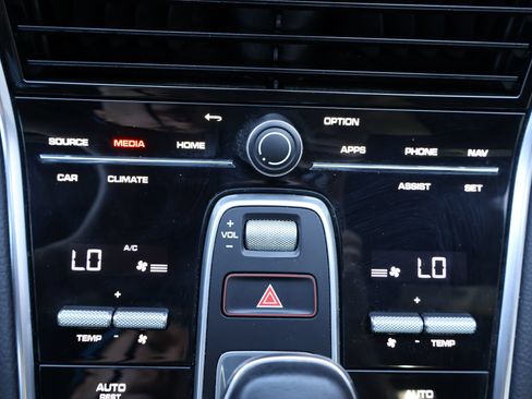 Certified 2023 Porsche Panamera 4 AWD/4WD image 27