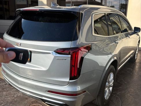 Used 2024 Cadillac XT6 Luxury w/ LPO, Floor Liner Package FWD image 3