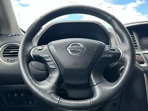 Used 2019 Nissan Pathfinder SL AWD/4WD image 37