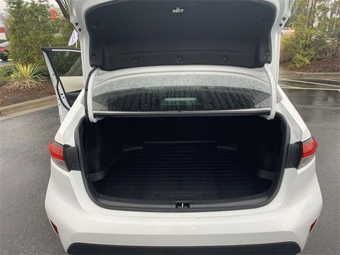 Certified 2023 Toyota Corolla LE image 32