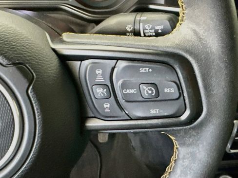 Used 2024 Jeep Gladiator Sport AWD/4WD image 24