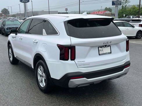 Used 2025 Kia Sorento LX FWD image 27