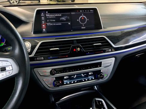 Used 2022 BMW ALPINA B7 xDrive w/ Luxury Rear Seating Package image 6