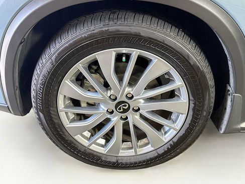 Certified 2025 INFINITI QX50 Luxe w/ Accent Package image 41
