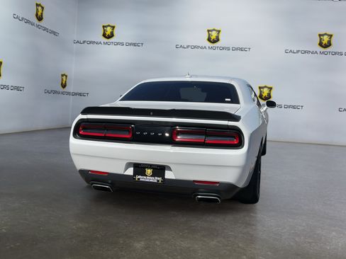 Used 2016 Dodge Challenger R/T Scat Pack w/ Leather Interior Group RWD image 6