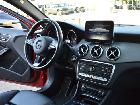 Used 2019 Mercedes-Benz GLA 250 4MATIC image 34