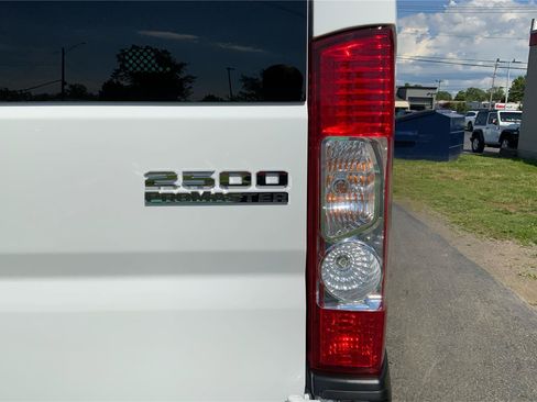 Used 2025 RAM ProMaster 2500 w/ U-Haul Equipment Group FWD image 23
