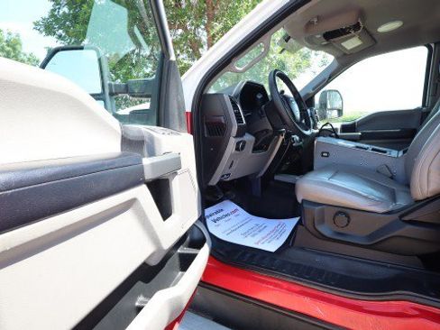 Used 2017 Ford F550 4x4 SuperCab Super Duty image 9