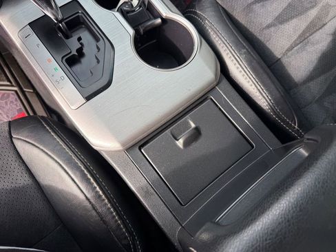Used 2013 Toyota Camry SE w/ Leather Pkg FWD image 40
