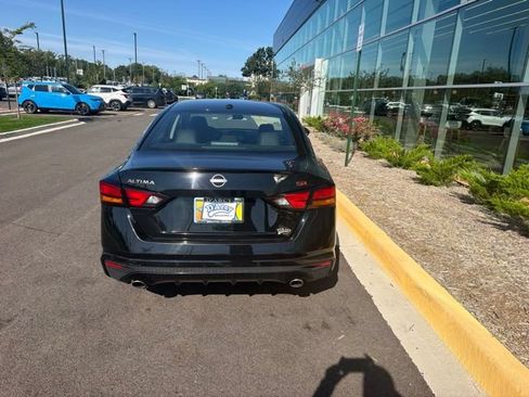 Used 2024 Nissan Altima 2.5 SR FWD image 8