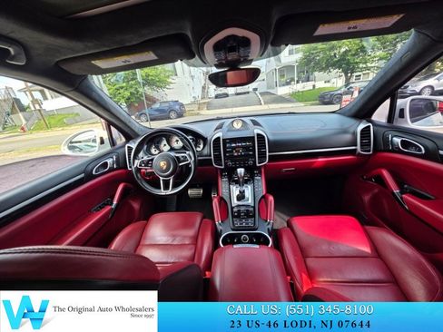 Used 2017 Porsche Cayenne GTS AWD/4WD image 9