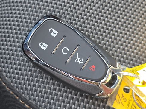 Used 2020 Chevrolet Traverse LT FWD image 30