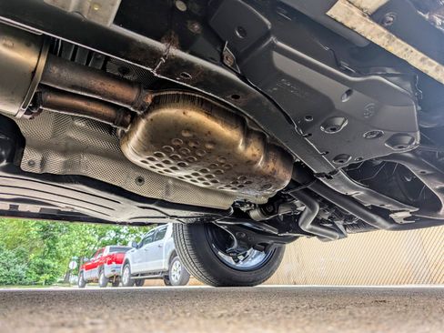 Used 2015 Land Rover LR4 HSE LUX image 24