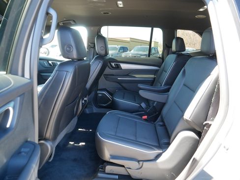 Used 2025 Buick Enclave Preferred image 34