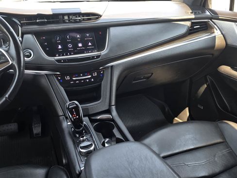 Used 2022 Cadillac XT5 Premium Luxury w/ Platinum Package AWD/4WD image 17