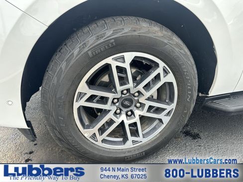 Used 2025 Ford Expedition Active AWD/4WD image 10