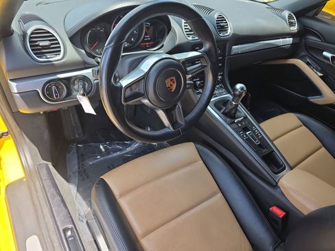 Used 2019 Porsche 718 Boxster RWD image 4